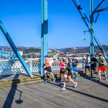 chattanooga runners on bridge