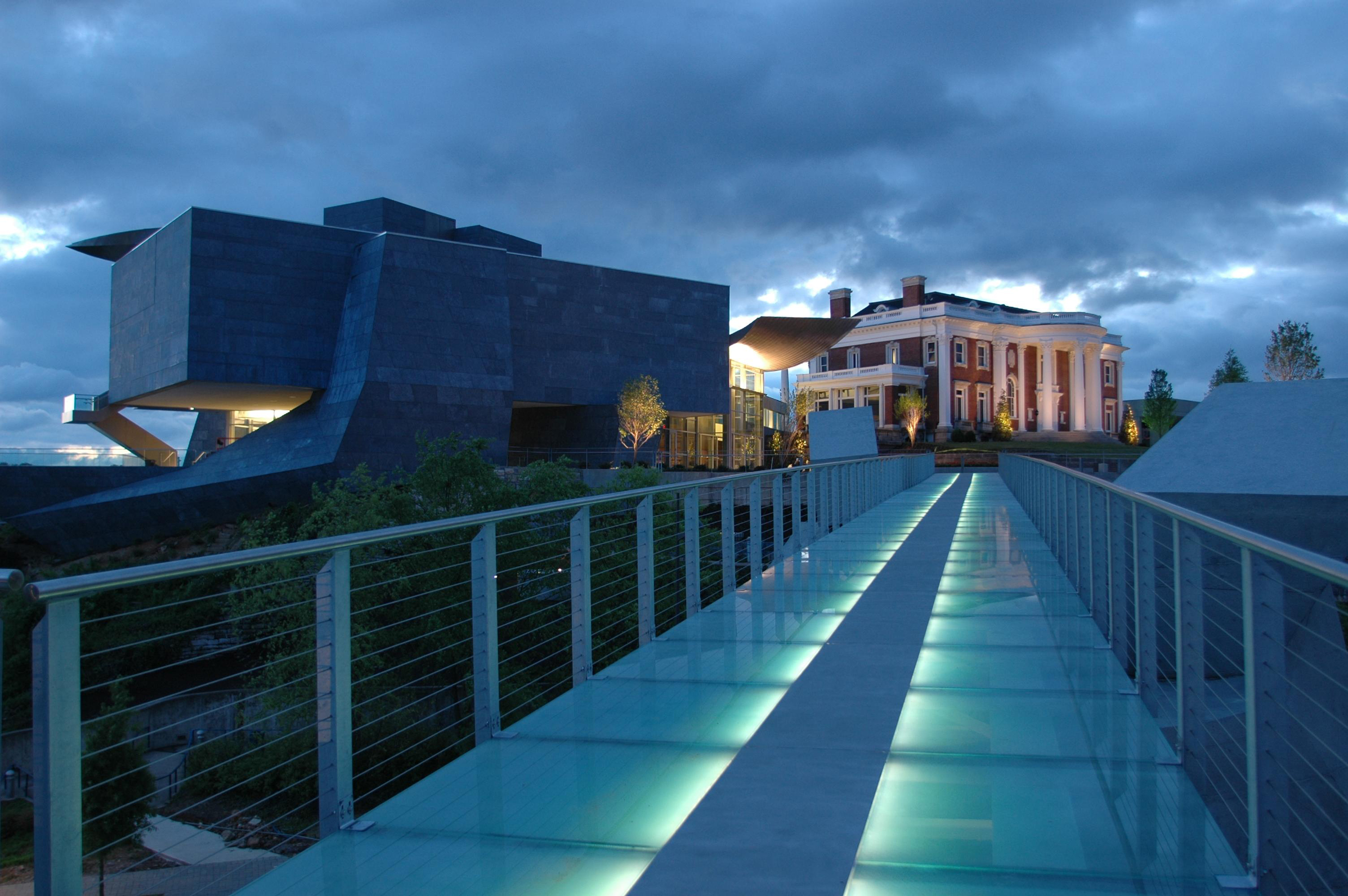 Holmberg Pedestrian Bridge to the Hunter Museum