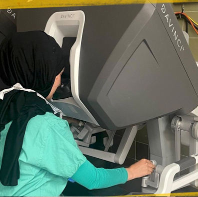 Resident-led robotic surgery training in a simulation lab